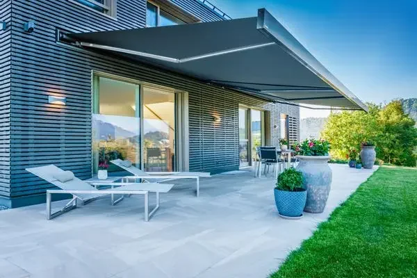 Smart Garden Umbrella - Auvent extérieur personnalisé pliant, rétractable électrique
